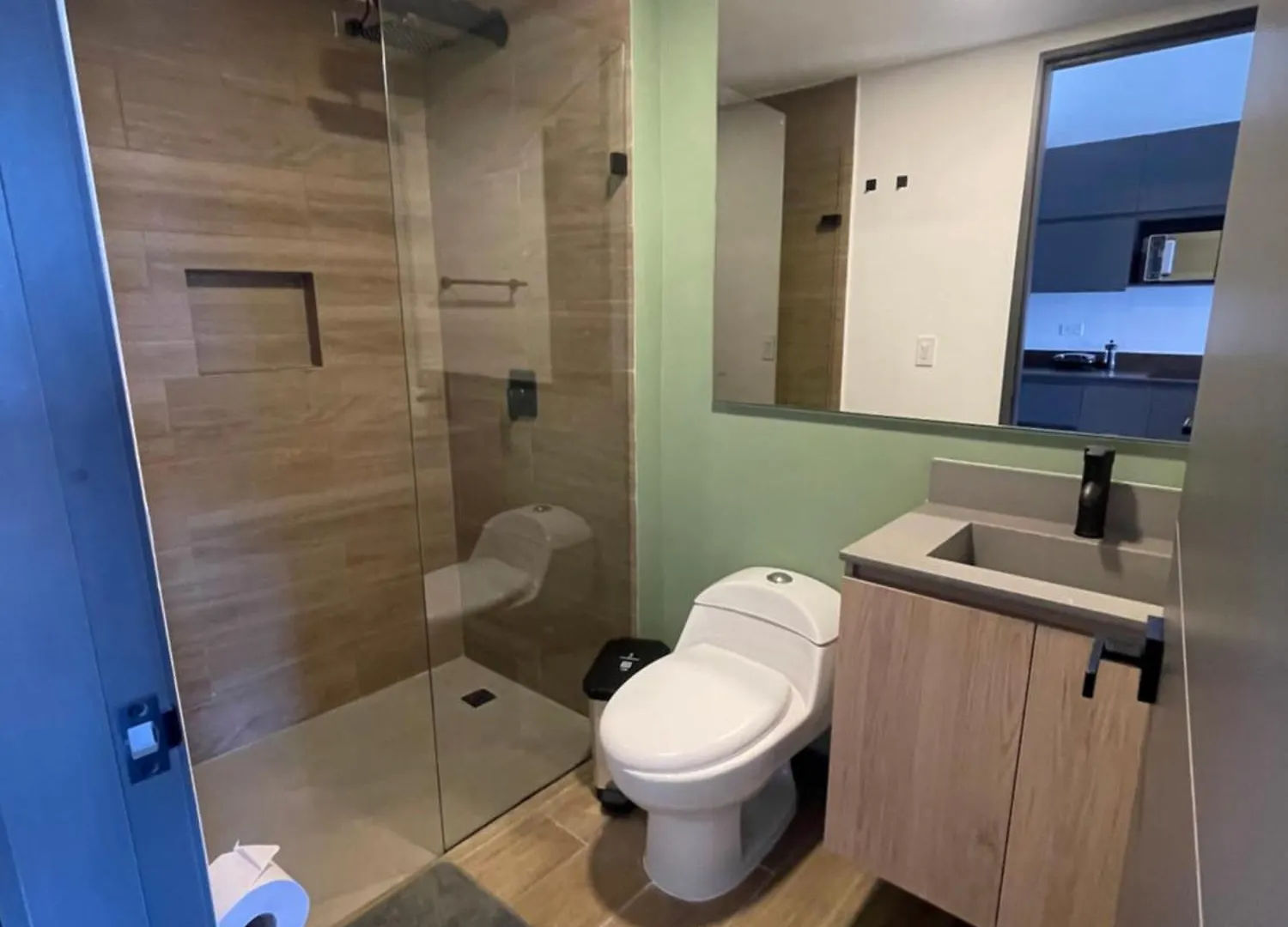 Apartamento Con Vista Y Aire Acondicionado Cerca A El Tesoro Medellín