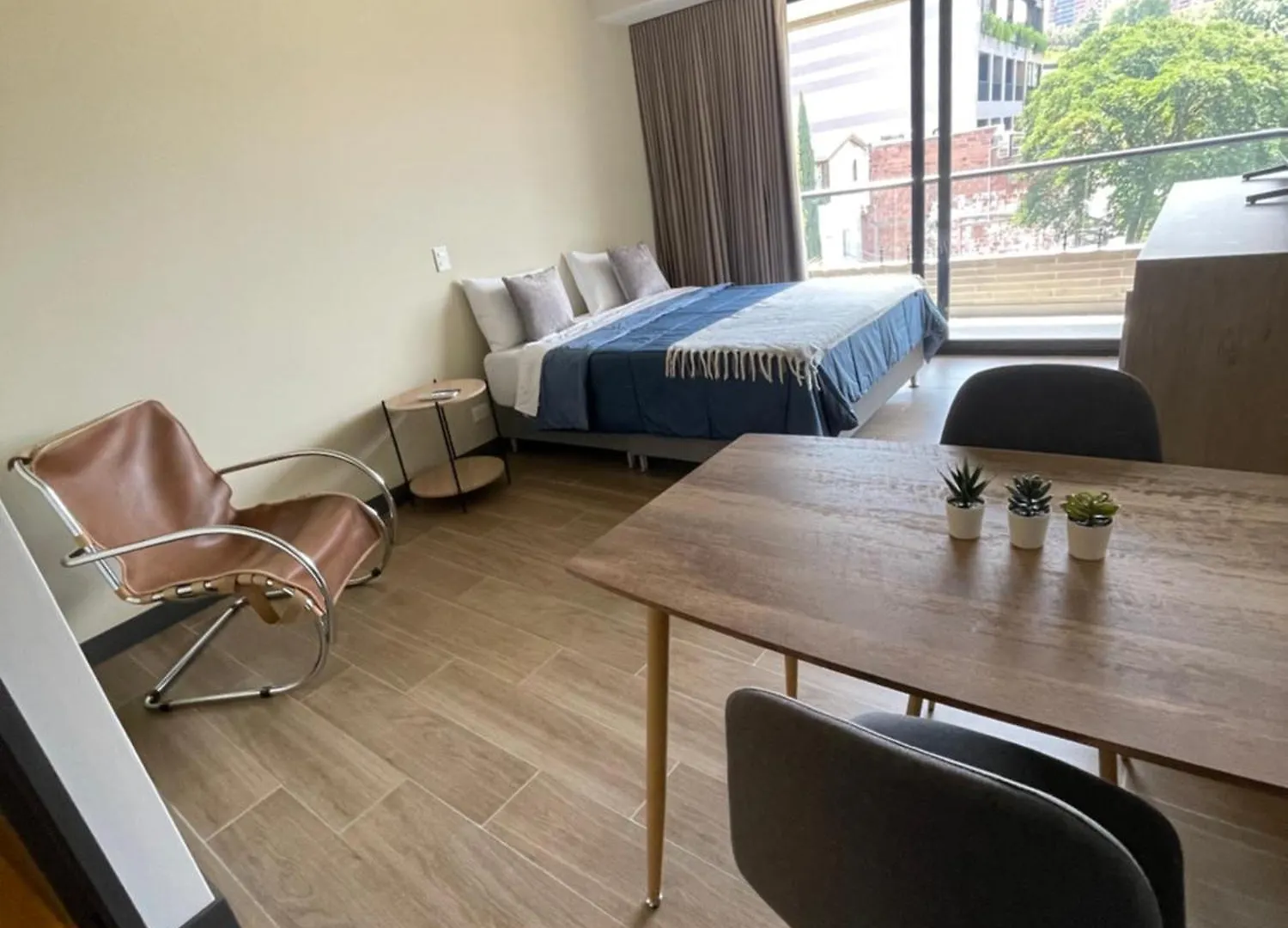 Apartamento Con Vista Y Aire Acondicionado Cerca A El Tesoro Medellín