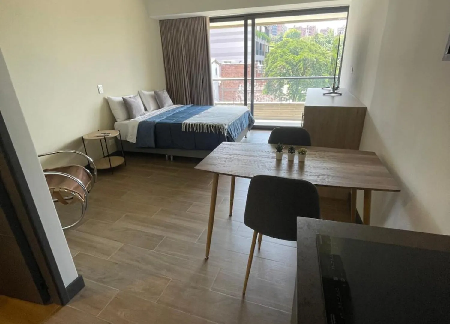 Apartamento Con Vista Y Aire Acondicionado Cerca A El Tesoro Medellín