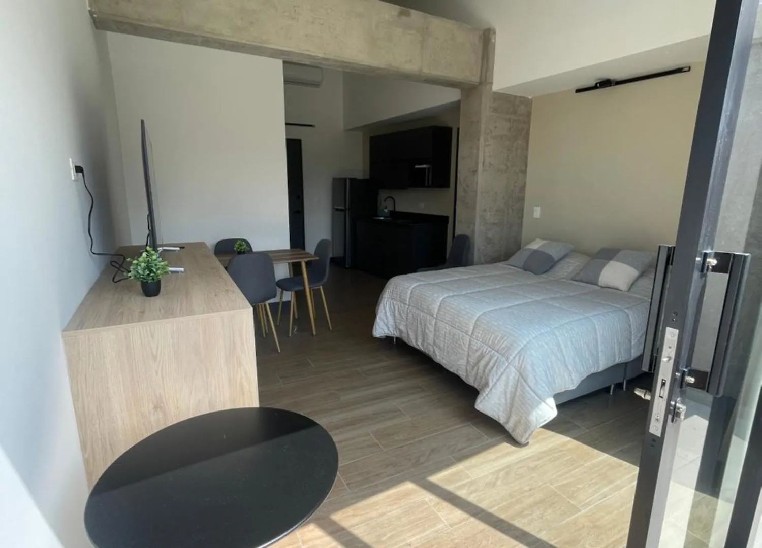 Apartamento Con Vista Y Aire Acondicionado Cerca A El Tesoro Medellín