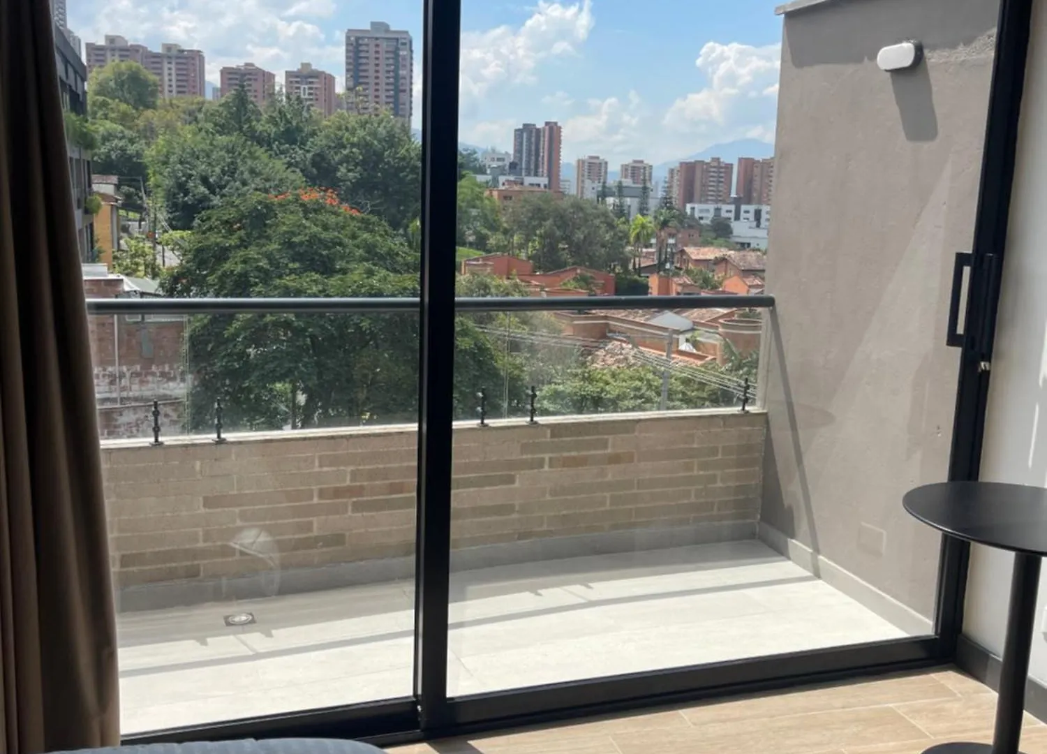 Apartamento Con Vista Y Aire Acondicionado Cerca A El Tesoro Medellín